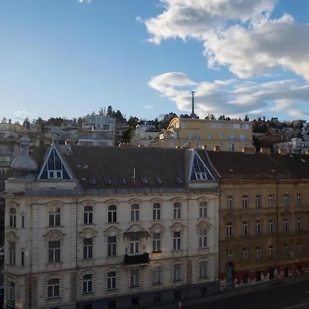 Apartamento Charming Train Lines Bratislava