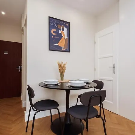 Charming Train Lines Apartamento