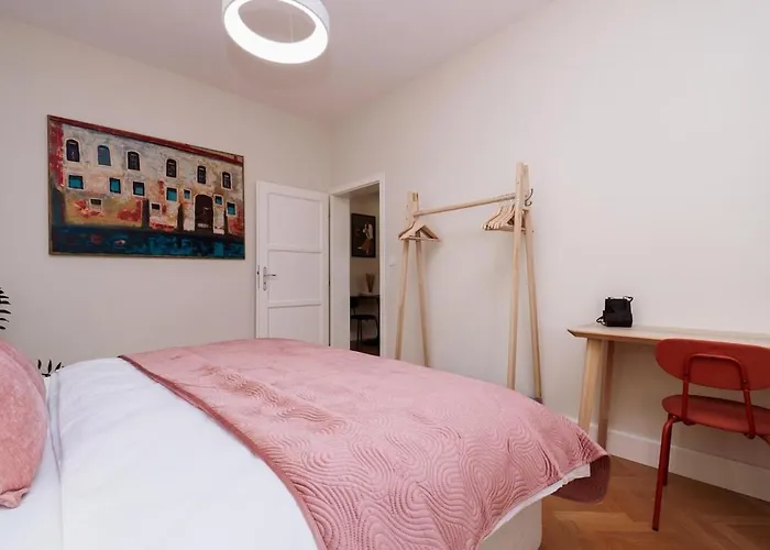 Apartament Charming Train Lines