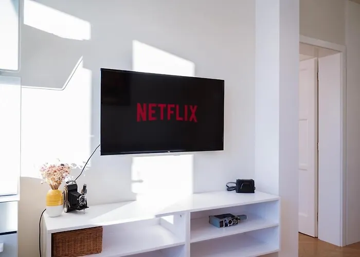 Charming Train Lines Apartament *