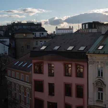 Appartement Charming Train Lines Bratislava