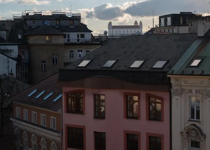 Appartement Charming Train Lines Bratislava